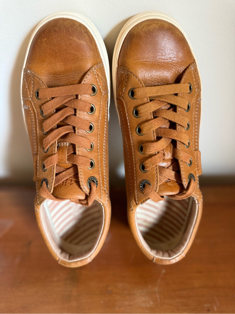 Taos Footwear Plim Soul Lux Caramel Color Leather Sneakers, size 6.5